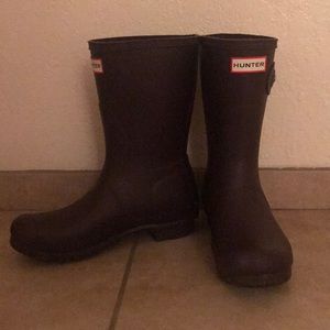 Short purple hunter boots worn twice